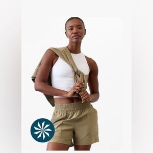 Athleta Trekkie North Mid Rise Short